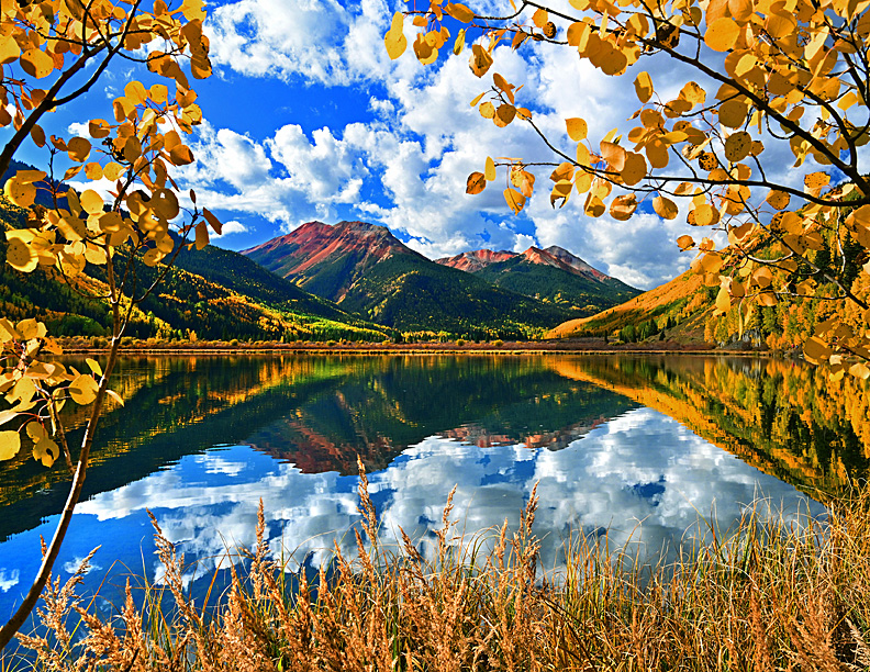 Autumn's Aperture