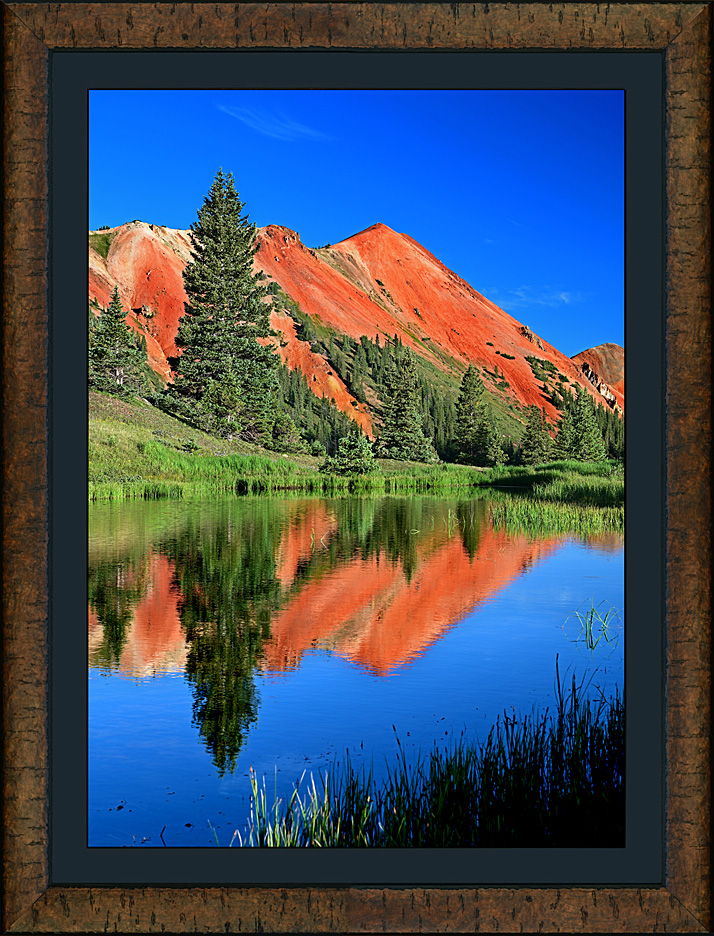 framed echoes in red